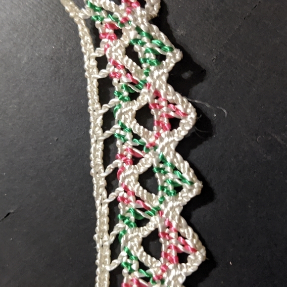 VINTAGE White Pink and Green Lace Trim - 181" x .75" - Picture 1 of 3